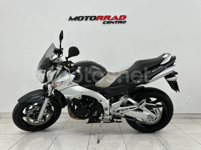 Suzuki GSR600 - Vista 4