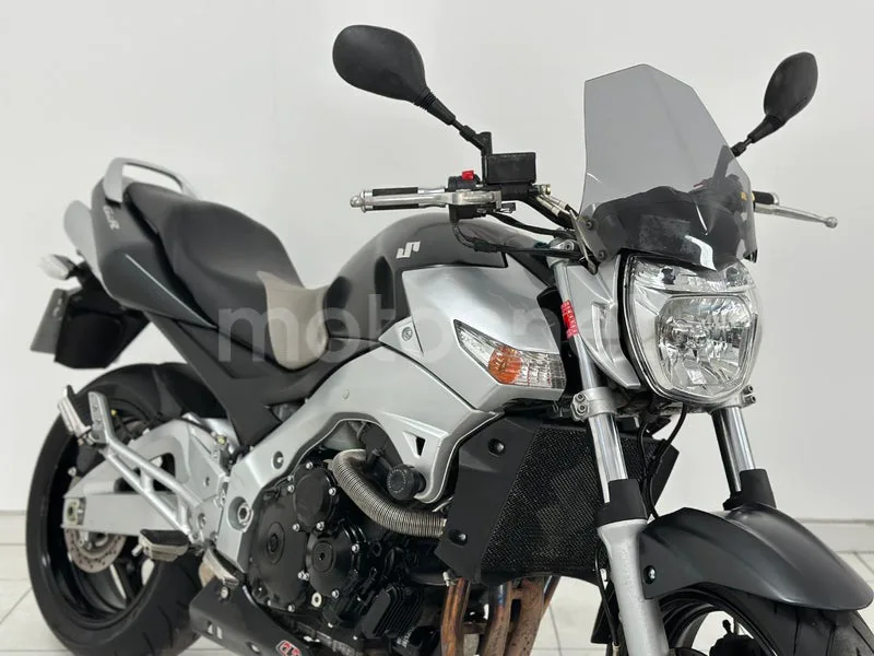Suzuki GSR600 - Vista 5