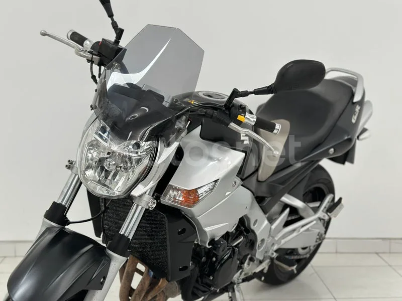 Suzuki GSR600 - Vista 6