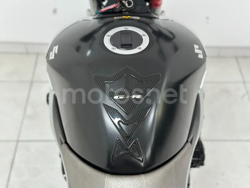 Suzuki GSR600 - Vista 8