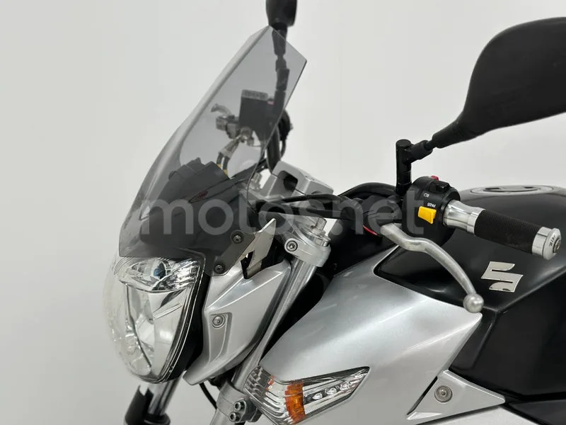 Suzuki GSR600 - Vista 10