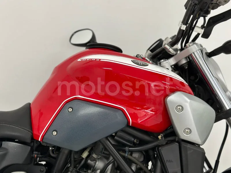 Yamaha MT-03 - Vista 14