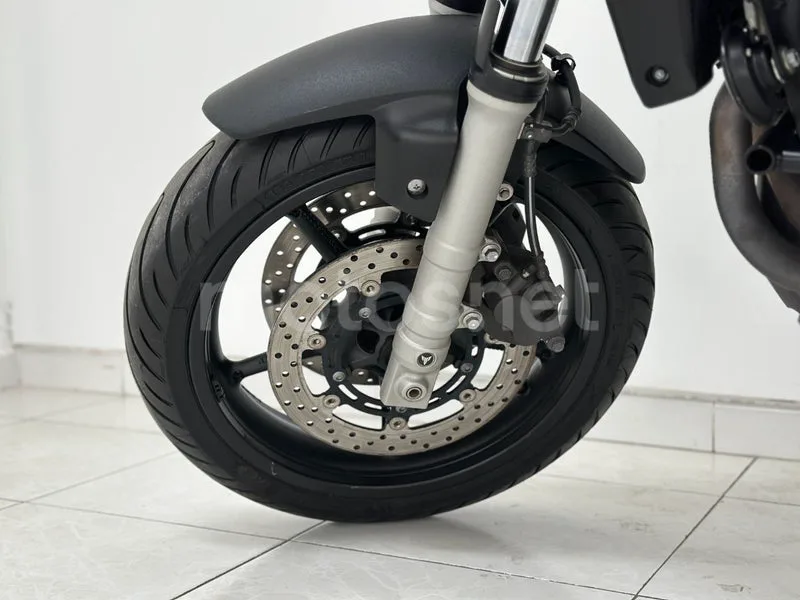 Yamaha MT-03 - Vista 20