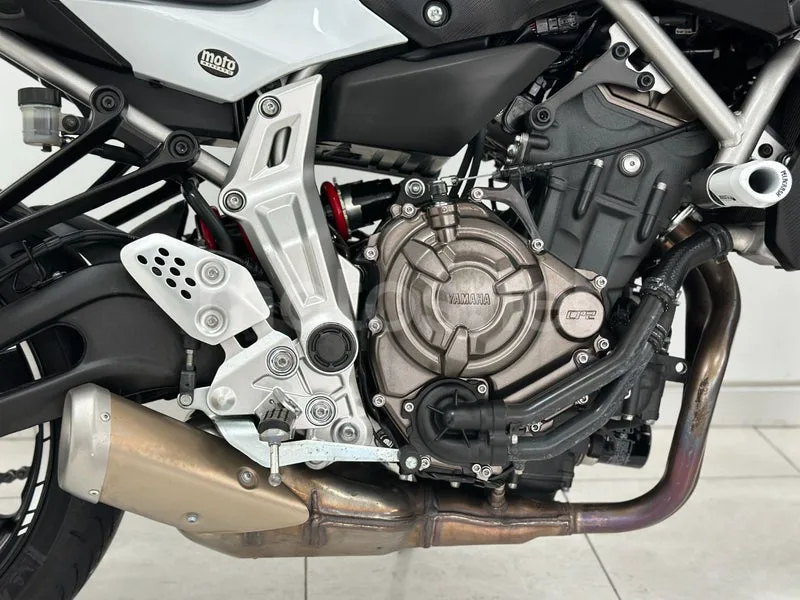 Yamaha MT-07 - Vista 12