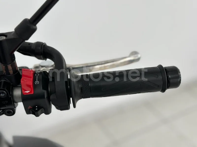 Yamaha MT-07 - Vista 18