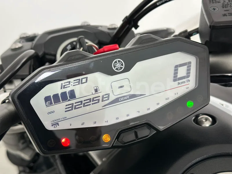 Yamaha MT-07 - Vista 30