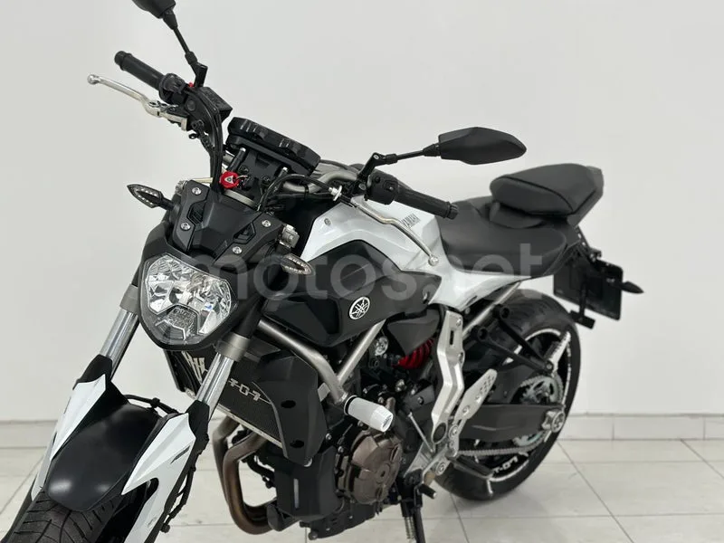 Yamaha MT-07 - Vista 6