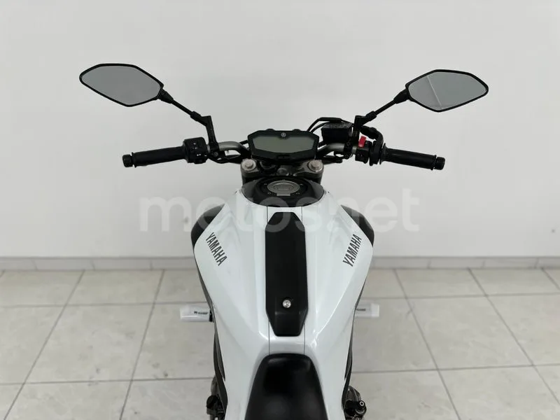 Yamaha MT-07 - Vista 7