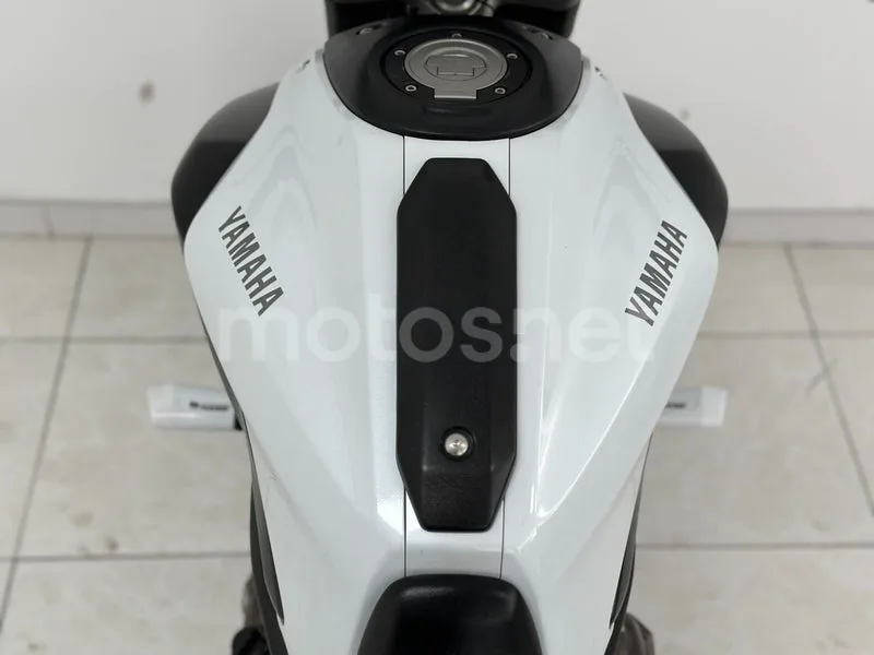 Yamaha MT-07 - Vista 8