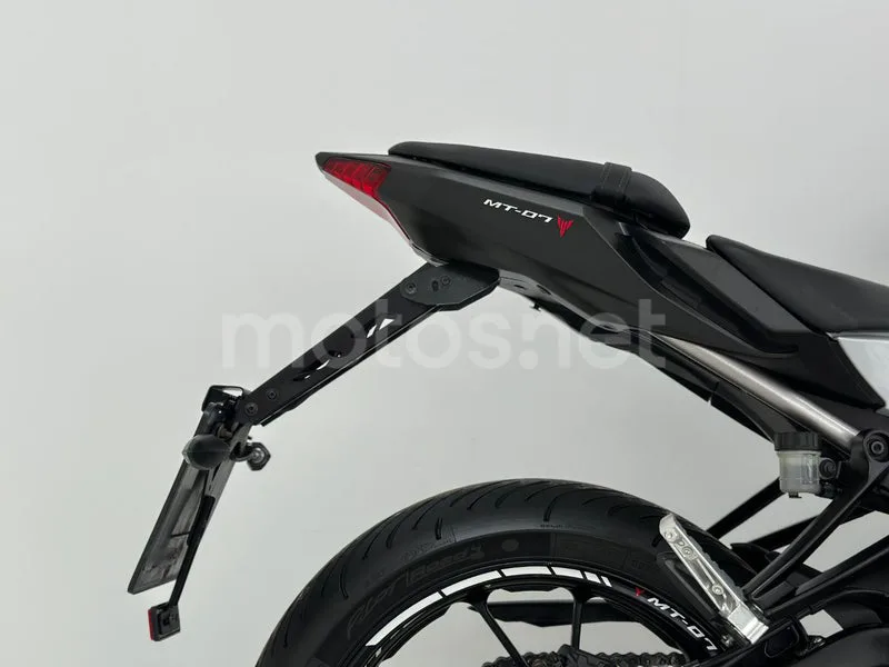 Yamaha MT-07 - Vista 10