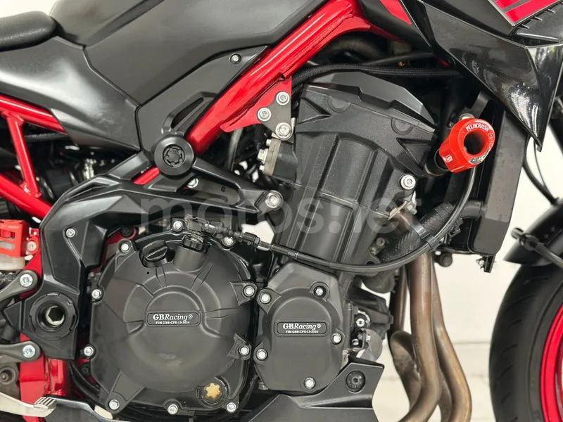 Kawasaki Z900 - Vista 13
