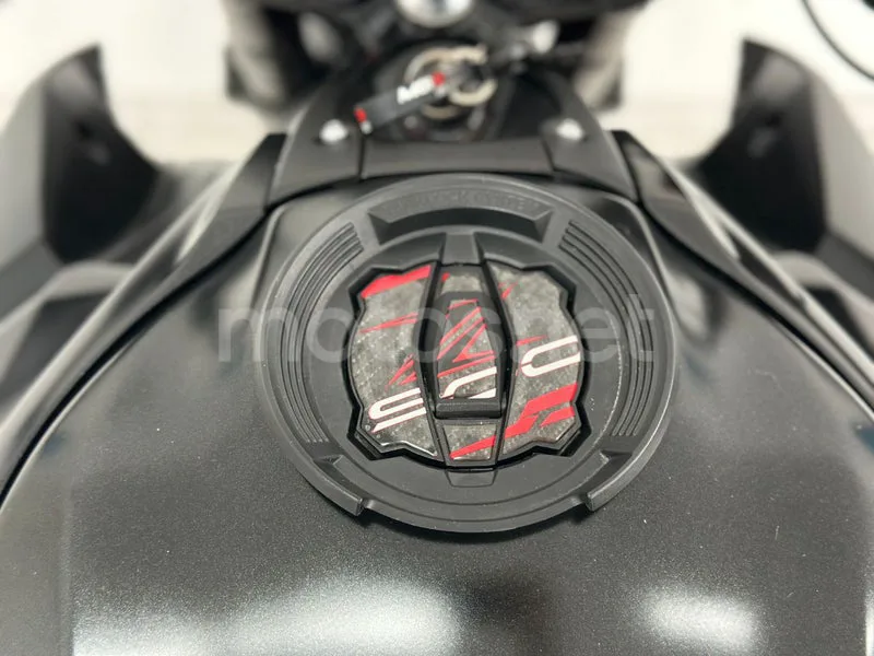 Kawasaki Z900 - Vista 21