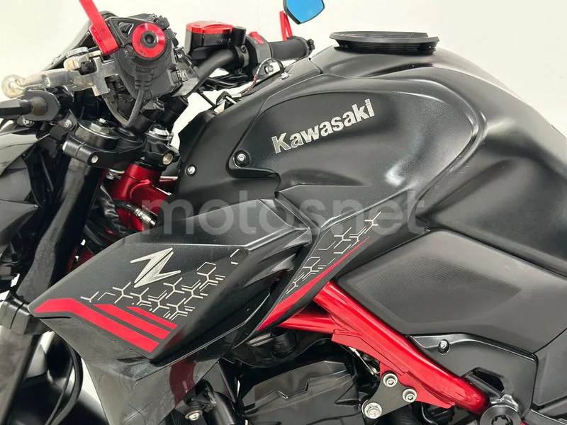 Kawasaki Z900 - Vista 26