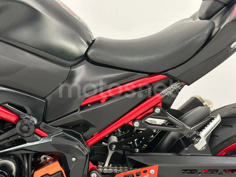 Kawasaki Z900 - Vista 29