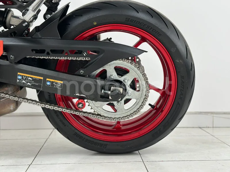 Kawasaki Z900 - Vista 32