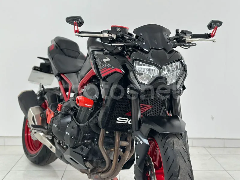 Kawasaki Z900 - Vista 5