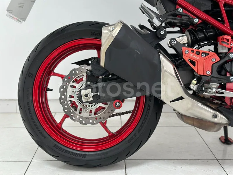 Kawasaki Z900 - Vista 9