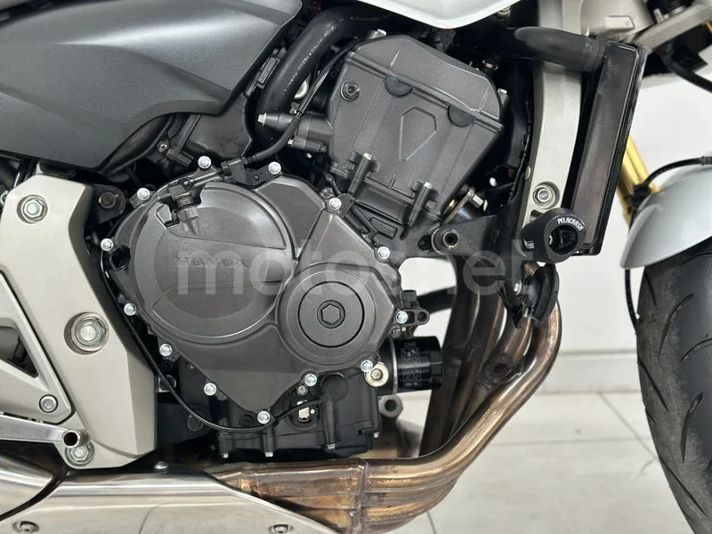 Honda CB600F Hornet - Vista 25