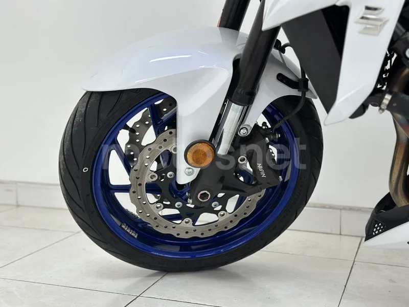 Suzuki GSX-S750 - Vista 12