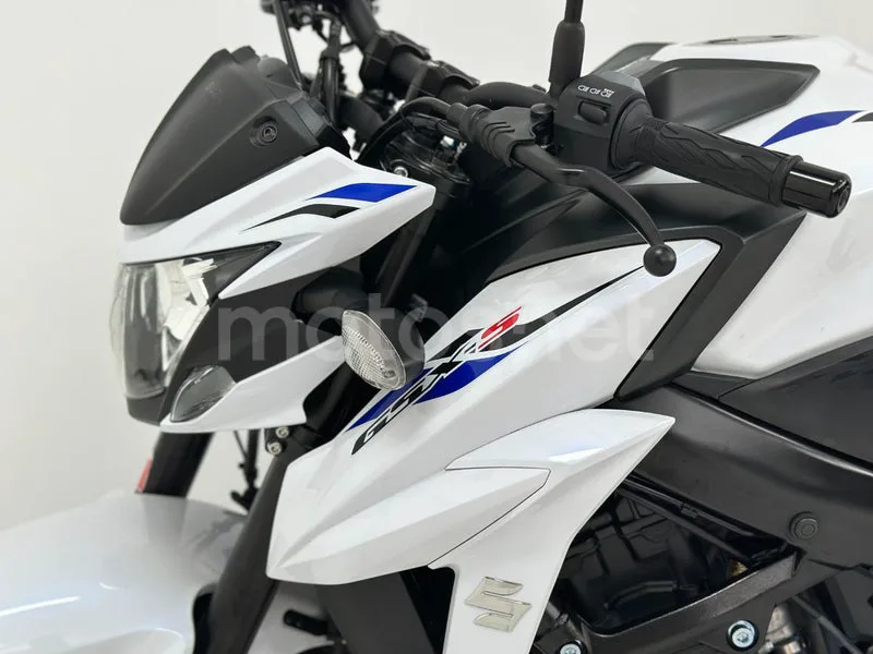 Suzuki GSX-S750 - Vista 13
