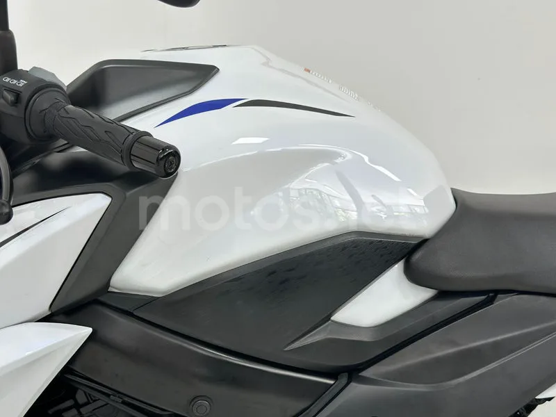 Suzuki GSX-S750 - Vista 14