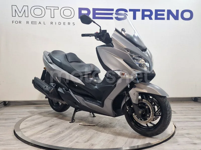 Suzuki Burgman 400 - Vista 5