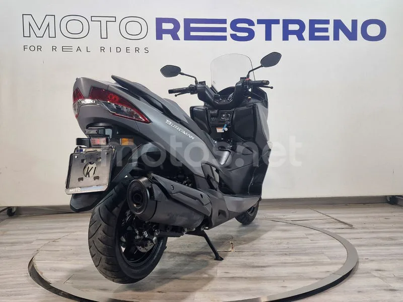Suzuki Burgman 400 - Vista 7