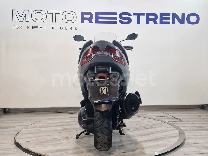 Suzuki Burgman 400 - Vista 8