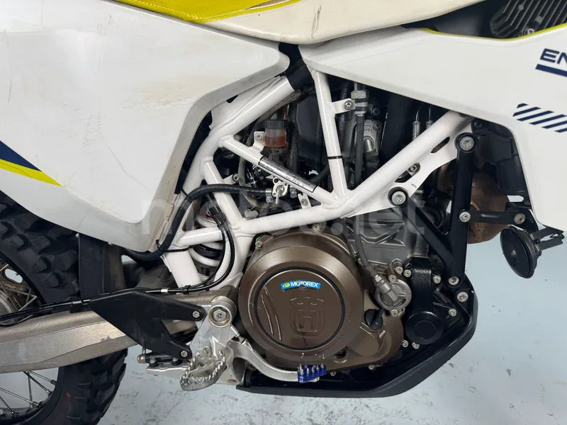 Husqvarna 701 Enduro - Vista 17