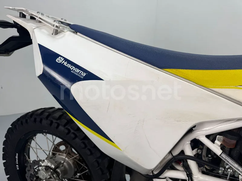 Husqvarna 701 Enduro - Vista 19