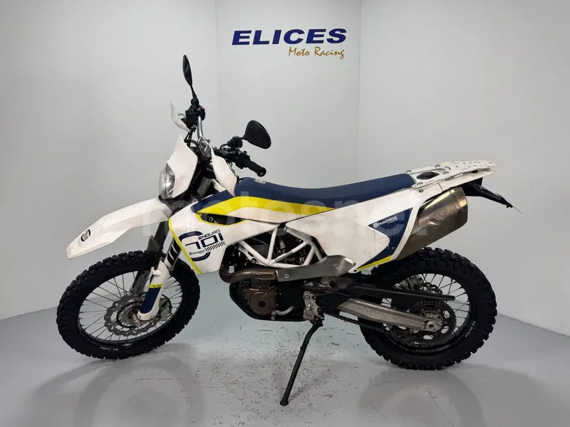 Husqvarna 701 Enduro - Vista 3