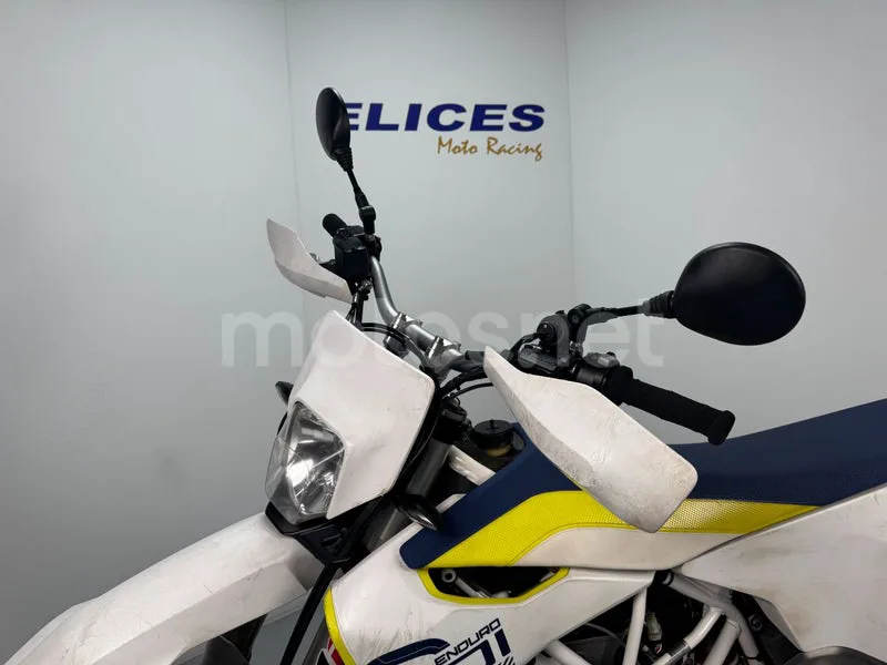 Husqvarna 701 Enduro - Vista 4