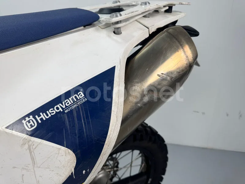 Husqvarna 701 Enduro - Vista 10