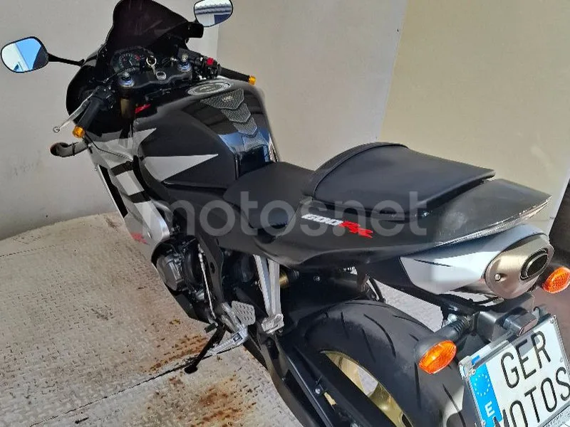 Honda CBR600RR - Vista 6