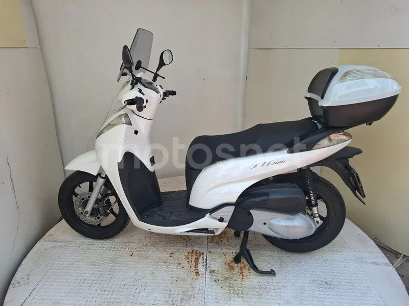 Honda SH300i - Vista 3