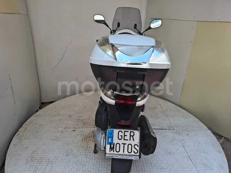 Honda SH300i - Vista 5