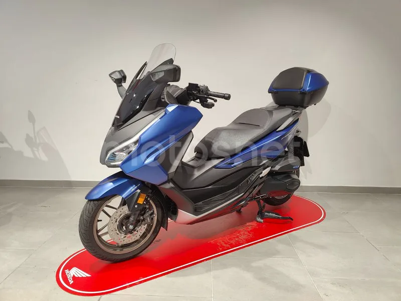 Honda Forza 350 - Vista 3
