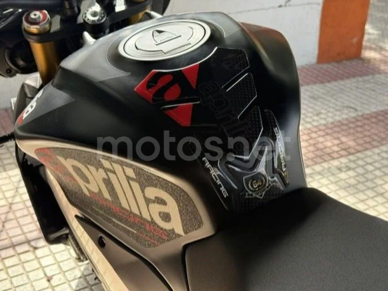 Aprilia Tuono V4 1100 - Vista 4