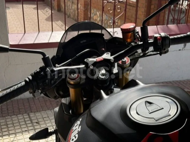Aprilia Tuono V4 1100 - Vista 6