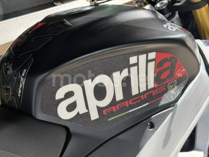 Aprilia Tuono V4 1100 - Vista 7