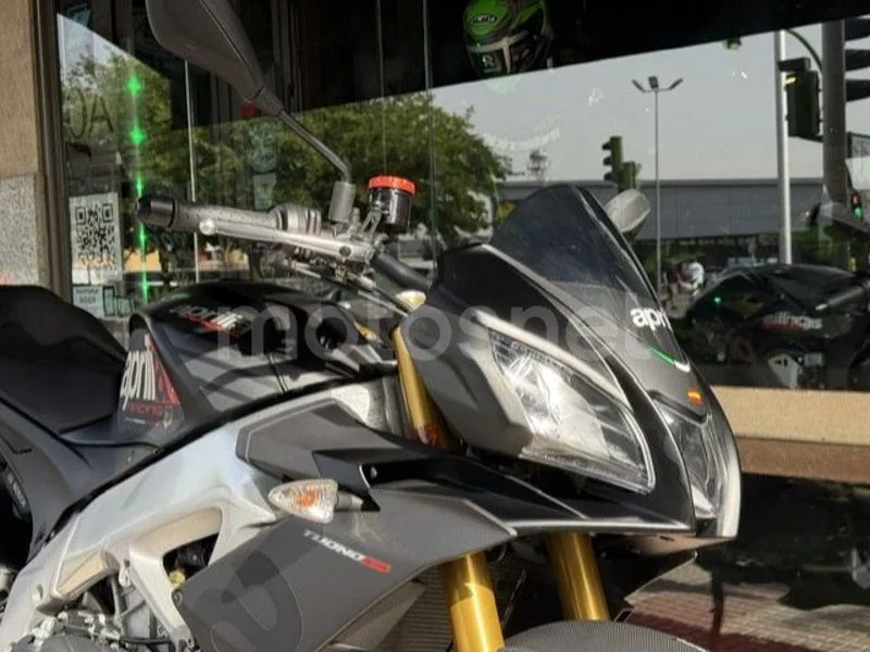 Aprilia Tuono V4 1100 - Vista 9