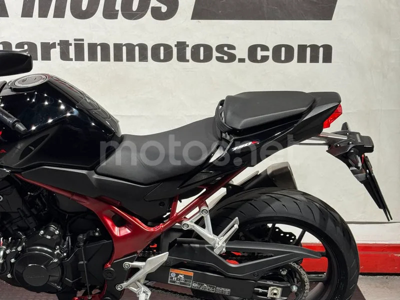 Honda CB750 Hornet - Vista 14