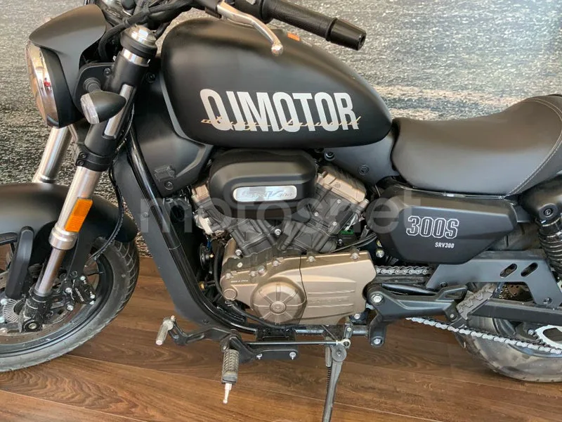 QJ Motor SRV 300 - Vista 5