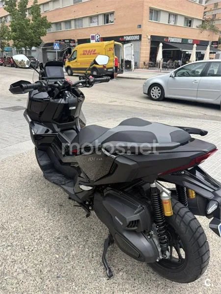 Honda ADV350 - Vista 6