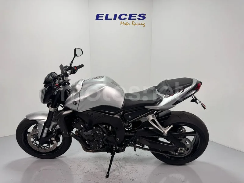 Yamaha FZ1 - Vista 3