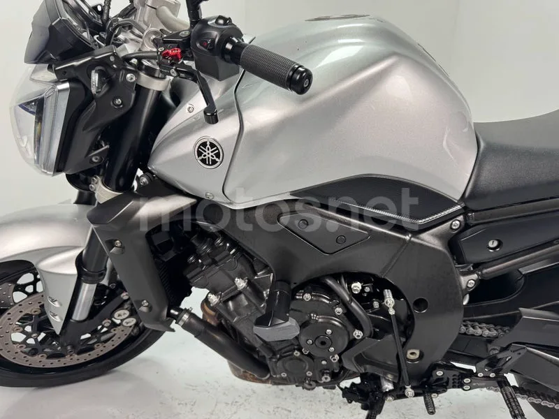 Yamaha FZ1 - Vista 6