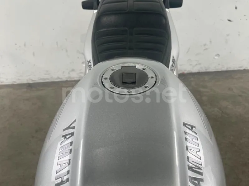 Yamaha XJ600N Diversion - Vista 16