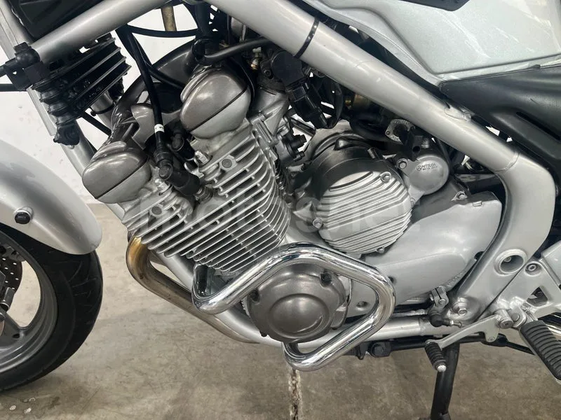Yamaha XJ600N Diversion - Vista 19