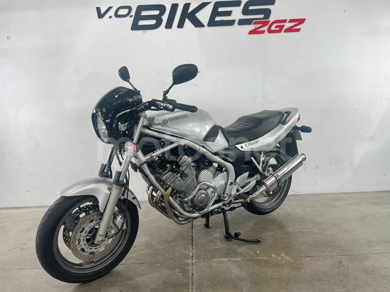 Yamaha XJ600N Diversion - Vista 3