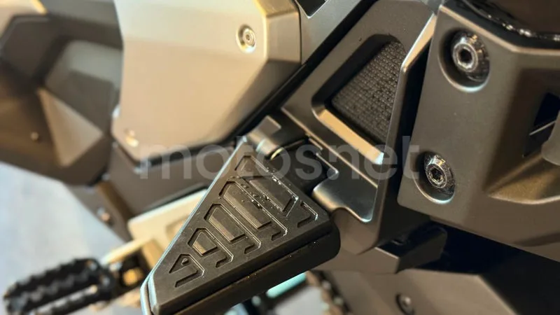 Honda X-ADV - Vista 11